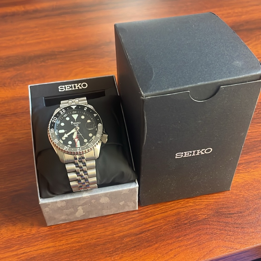 Seiko 5 Sports GMT Series